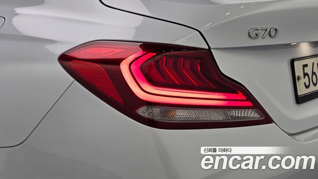 Genesis G70 2018 — photo 9