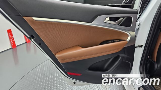Genesis G70 2018 — photo 15