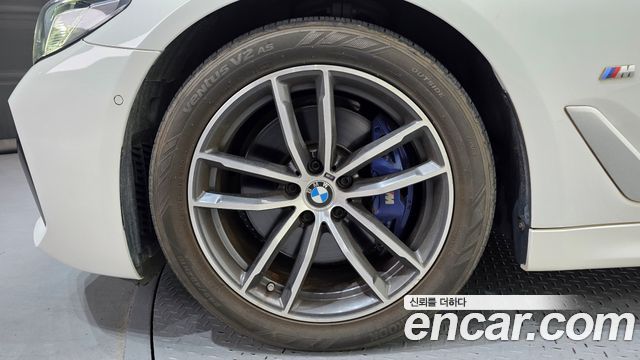 BMW 5-Series 2023 — photo 5