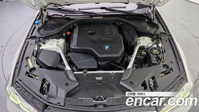 BMW 5-Series 2023 — photo 6