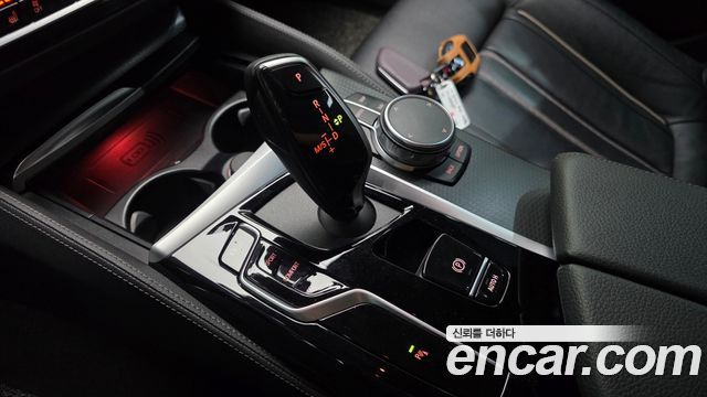 BMW 5-Series 2023 — photo 12