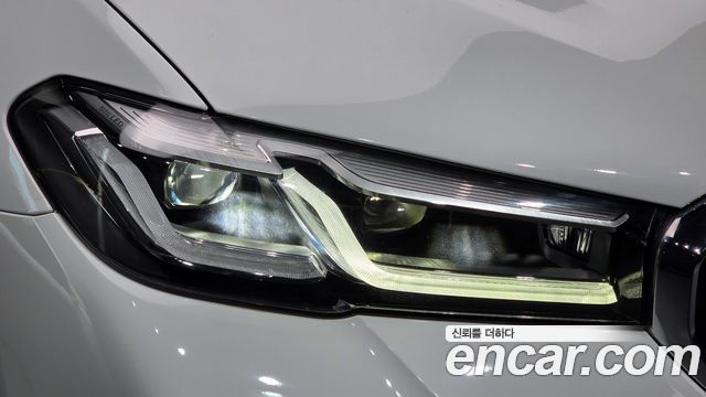 BMW 5-Series 2023 — photo 8