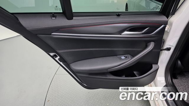BMW 5-Series 2023 — photo 15