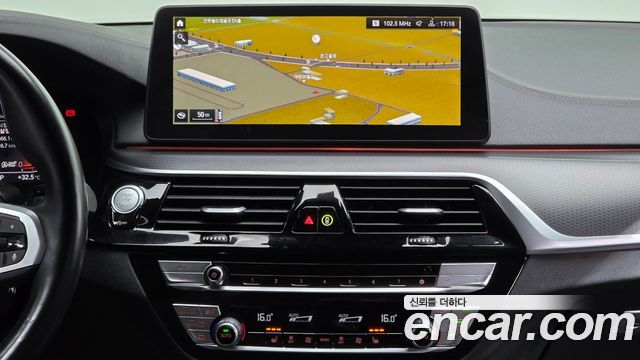 BMW 5-Series 2023 — photo 27