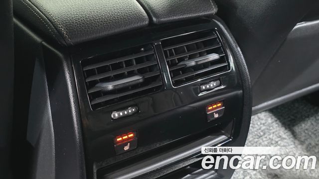 BMW 5-Series 2023 — photo 31