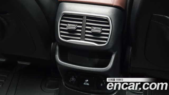 Hyundai Santafe 2019 — photo 29