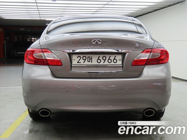 Infiniti M 2011 — photo 4