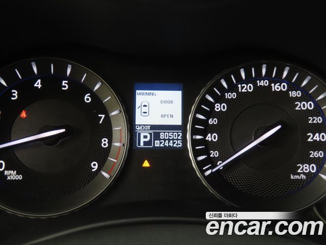 Infiniti M 2011 — photo 8