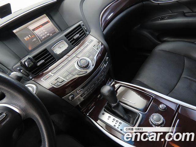 Infiniti M 2011 — photo 10