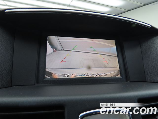 Infiniti M 2011 — photo 11