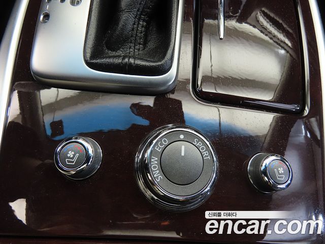 Infiniti M 2011 — photo 12