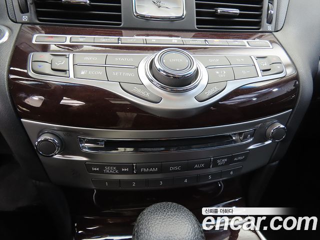 Infiniti M 2011 — photo 15
