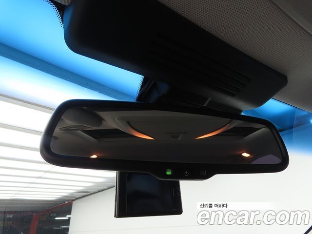 Infiniti M 2011 — photo 17