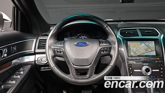 Ford Explorer 2017 — photo 13