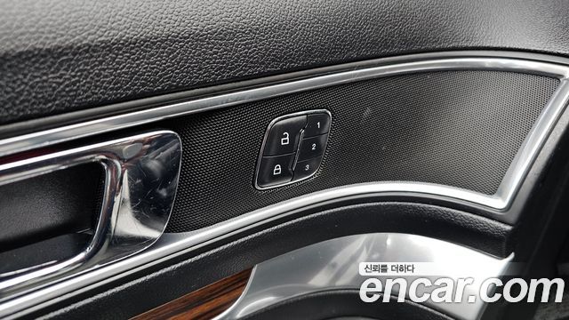 Ford Explorer 2017 — photo 18