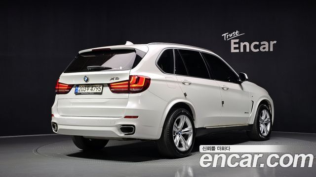 BMW X5 2018 — photo 2