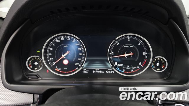 BMW X5 2018 — photo 8