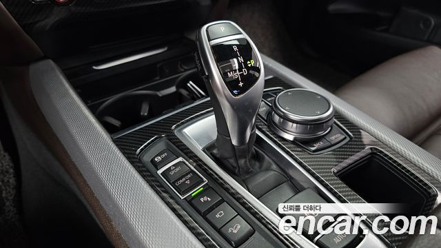 BMW X5 2018 — photo 9