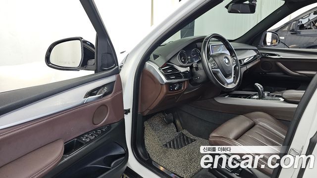 BMW X5 2018 — photo 10