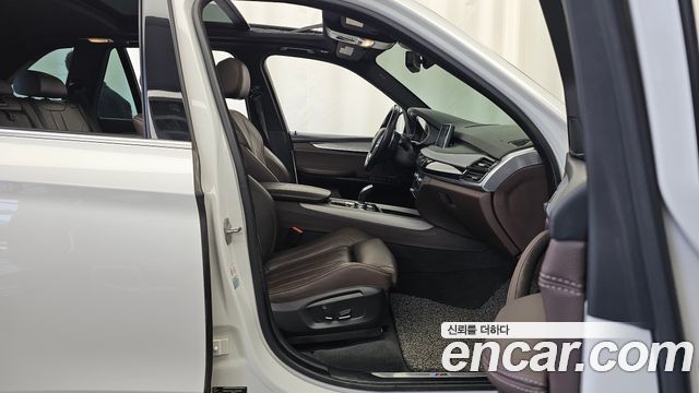BMW X5 2018 — photo 11