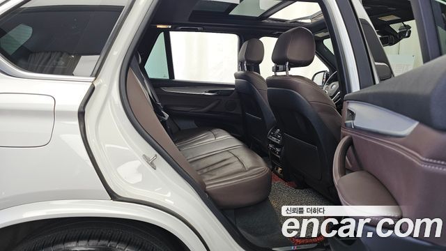 BMW X5 2018 — photo 12