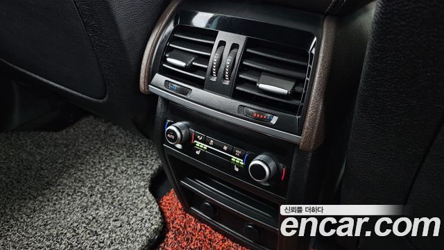 BMW X5 2018 — photo 19