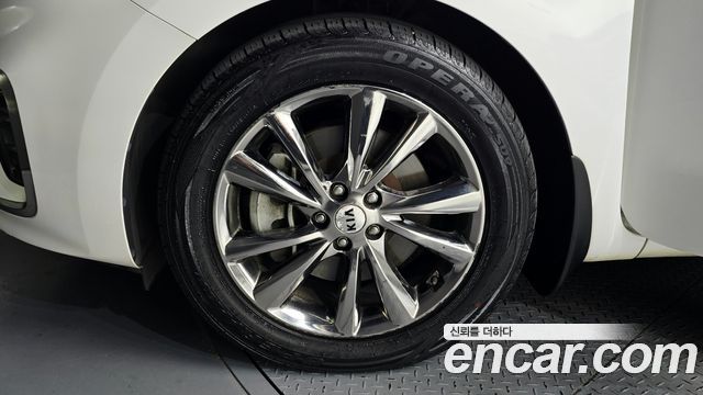 Kia Canival 2019 — photo 5
