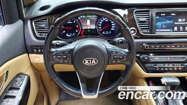 Kia Canival 2019 — photo 20