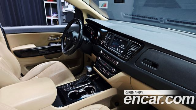 Kia Canival 2019 — photo 25