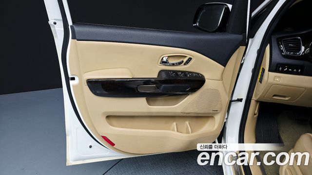 Kia Canival 2019 — photo 15