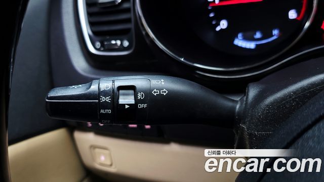 Kia Canival 2019 — photo 28
