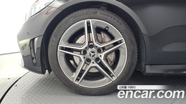 Mercedes-Benz C-Class 2022 — photo 5