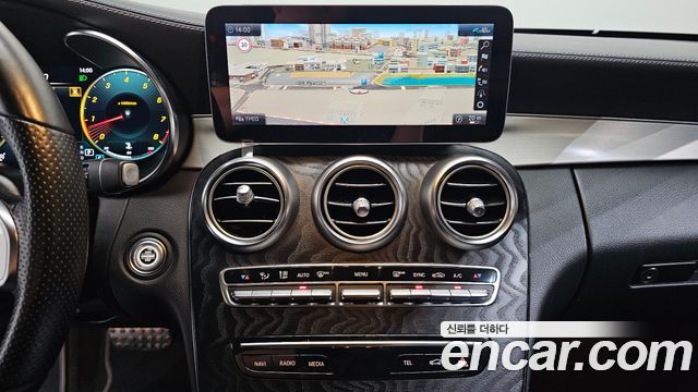 Mercedes-Benz C-Class 2022 — photo 14