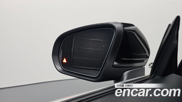 Mercedes-Benz C-Class 2022 — photo 19