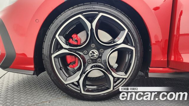 Volkswagen Golf 2025 — photo 5