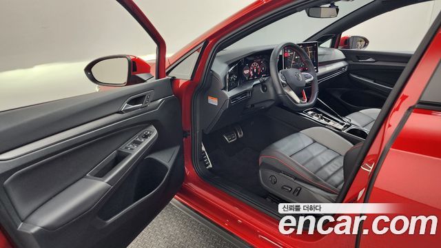 Volkswagen Golf 2025 — photo 13