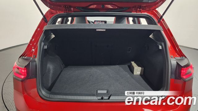 Volkswagen Golf 2025 — photo 22
