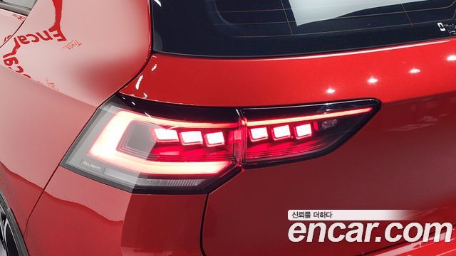 Volkswagen Golf 2025 — photo 9