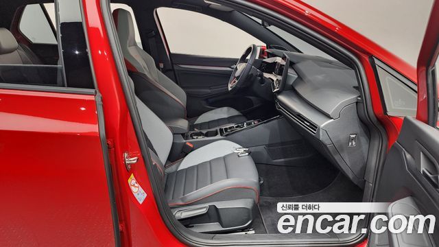 Volkswagen Golf 2025 — photo 16