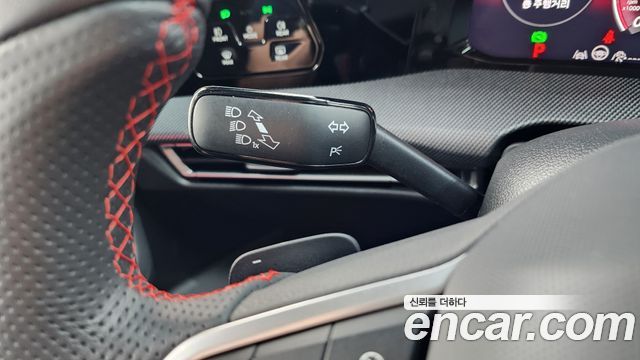 Volkswagen Golf 2025 — photo 28