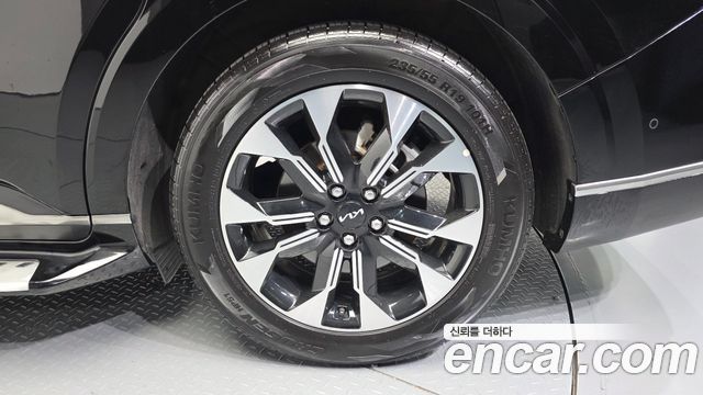 Kia Canival 2023 — photo 5