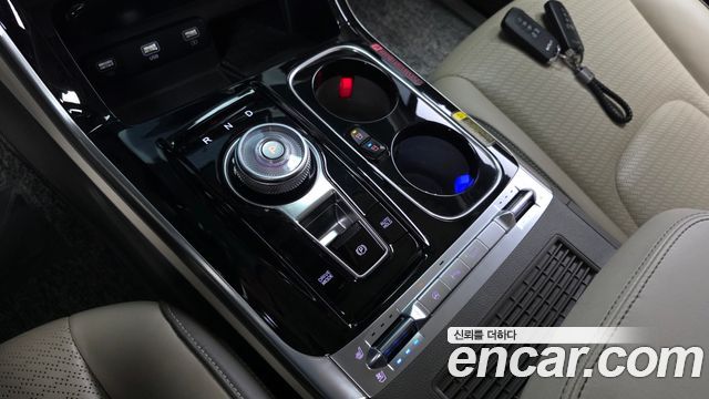 Kia Canival 2023 — photo 12