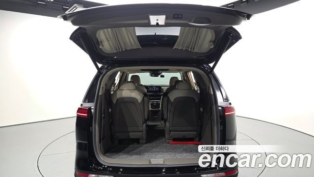 Kia Canival 2023 — photo 26