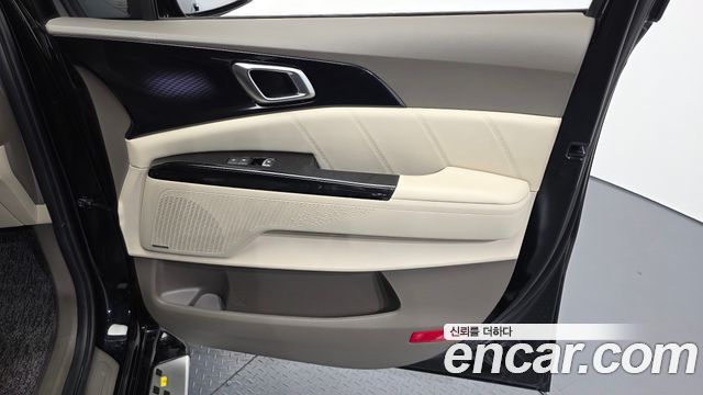 Kia Canival 2023 — photo 14