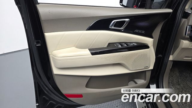 Kia Canival 2023 — photo 15