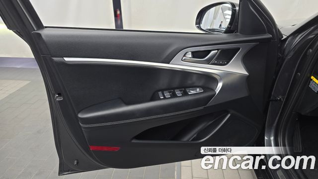 Genesis G70 2019 — photo 14