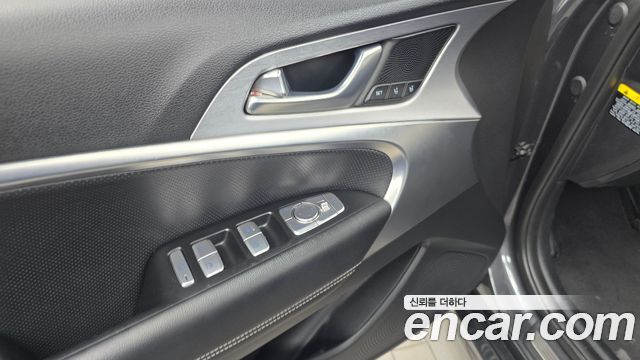 Genesis G70 2019 — photo 27