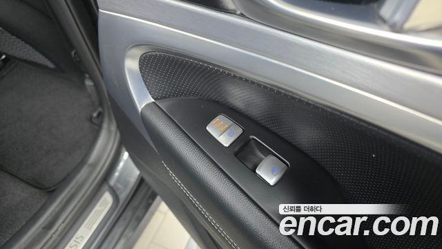 Genesis G70 2019 — photo 28