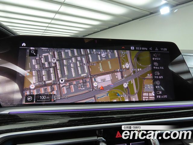 BMW X7 2021 — photo 11