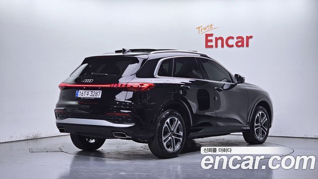Audi Q5 2025 — photo 2
